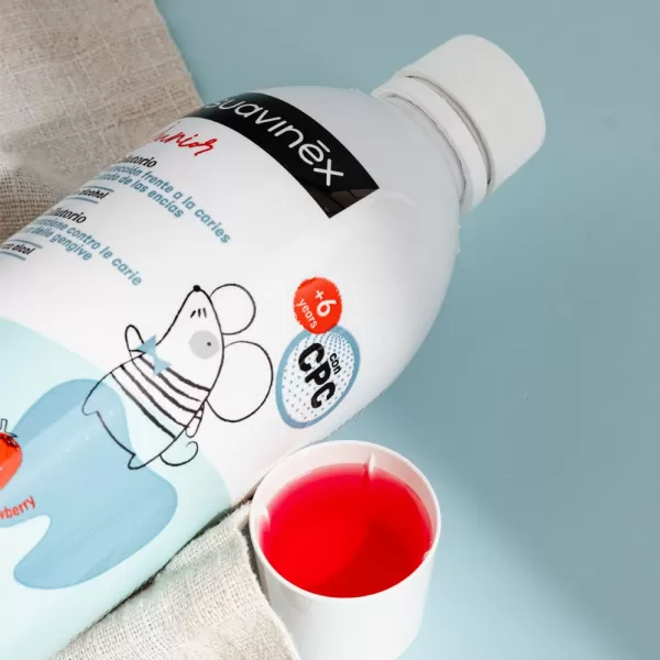 SUAVINEX Dětská ústní voda s příchutí jahody – 500 ml