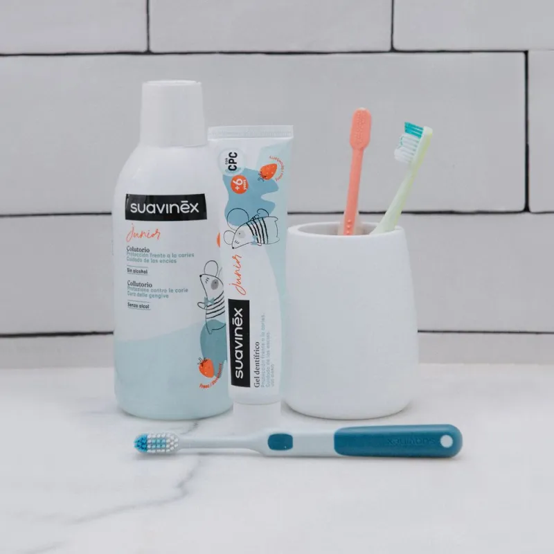 SUAVINEX Dětský kartáček na zoubky JUNIOR +6 let