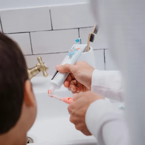 SUAVINEX Dětský kartáček na zoubky KIDS 2-6 let