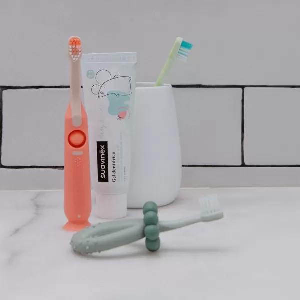 SUAVINEX Dětský kartáček na zoubky KIDS 2-6 let