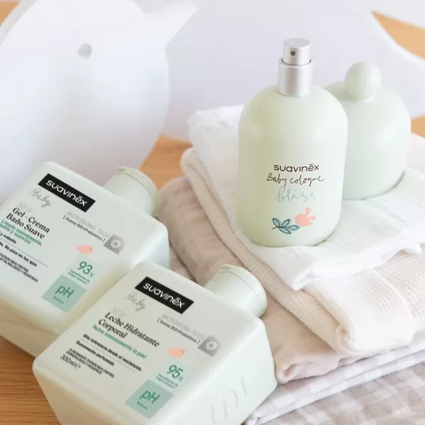 SUAVINEX SET HYDRATAČNÍ EMULZE 300ML + KRÉMOVÝ MYCÍ GEL 300ML + KOLÍNSKÁ VODA BLISS 100ML